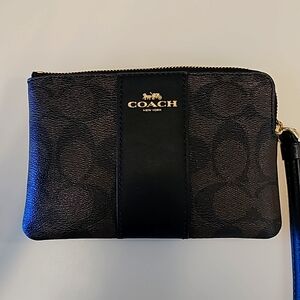 Small Coach Wristlet